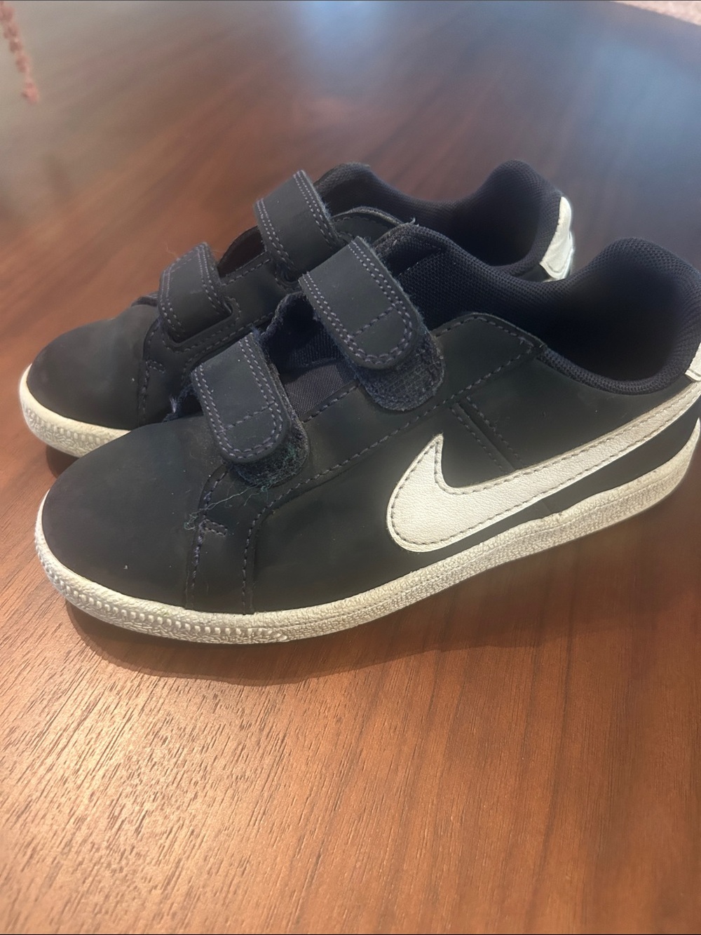Nike Kids navy and White Velcro Strap Sneakers - court Royale
